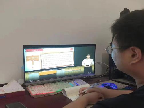 /"D://Desktop//新建文件夹//f0b8278fcd603acc9e66c802999d3fc.jpg/"