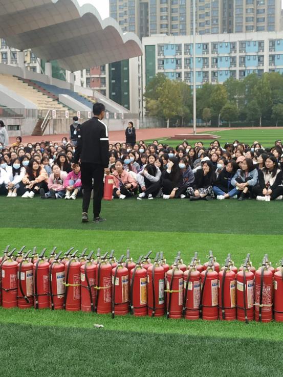 /"b2411cf4477fb05e246969a1fa63980/"